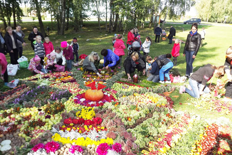 Derliaus švente minėjo jubiliejų Derliaus švente minėjo jubiliejų