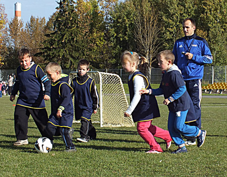 „Futboliuko“ festivalyje – daugiau kaip šimtas rajono darželinukų „Futboliuko“ festivalyje – daugiau kaip šimtas rajono darželinukų