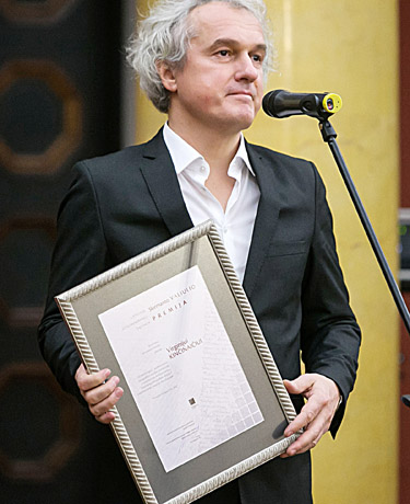 Menotyrininkui įteikta Skirmanto Valiulio premija Menotyrininkui įteikta Skirmanto Valiulio premija