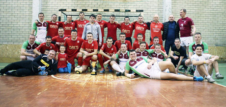 Salės futbolo turnyre regbininkai metė iššūkį futbolininkams Salės futbolo turnyre regbininkai metė iššūkį futbolininkams