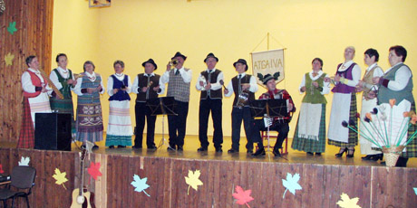 Paloniškiai sukvietė pailsėti po darbų Paloniškiai sukvietė pailsėti po darbų
