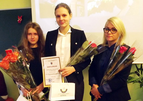 Jaunosioms filologėms įteiktos premijos Jaunosioms filologėms įteiktos premijos