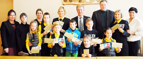 Vaikai piešė savo teises ir pareigas Vaikai piešė savo teises ir pareigas