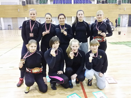 Imtynininkės grįžo su medaliais Imtynininkės grįžo su medaliais