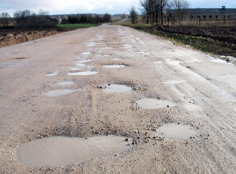 Nepanaudotas kelių priežiūros lėšas teko grąžinti Nepanaudotas kelių priežiūros lėšas teko grąžinti