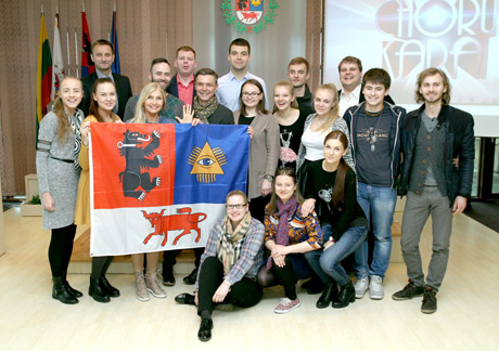 Choras „įkrovė“ Savivaldybės sienas Choras „įkrovė“ Savivaldybės sienas