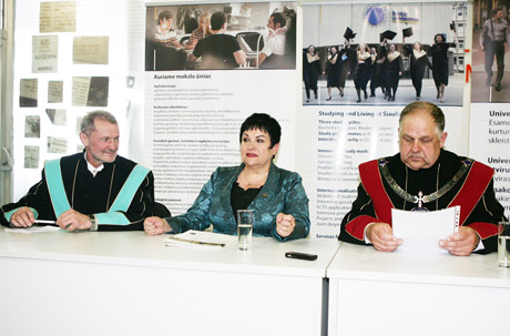 Šiaulių universitetas išleidžia tūkstantį specialistų Šiaulių universitetas išleidžia tūkstantį specialistų