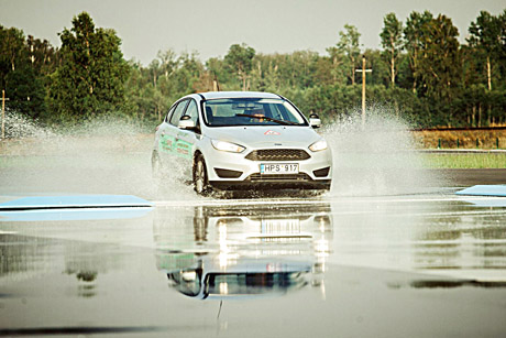 Šiaulių rajone atidarytas autodromas vairuotojus pasitinka ekstremaliais iššūkiais Šiaulių rajone atidarytas autodromas vairuotojus pasitinka ekstremaliais iššūkiais