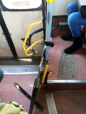 Autobusai lūžta važiuodami? Autobusai lūžta važiuodami?