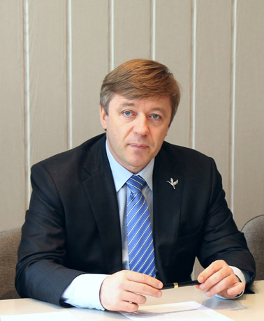 Politinė reklama. Ramūnas Karbauskis: Jūsų pasitikėjimą priimu kaip didelį asmeninį įsipareigojimą Politinė reklama. Ramūnas Karbauskis: Jūsų pasitikėjimą priimu kaip didelį asmeninį įsipareigojimą