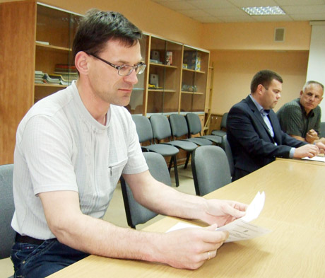 Gyventojas reikalauja mažinti mero algą Gyventojas reikalauja mažinti mero algą