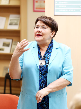 Zita Kelmickaitė – nuo tradicijų iki karstų Zita Kelmickaitė – nuo tradicijų iki karstų