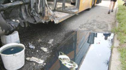 Ugniagesius sustabdė autobusas