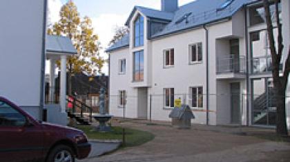 Valdžios ir Bažnyčios dėlionė —  ranka ranką nuplaus?