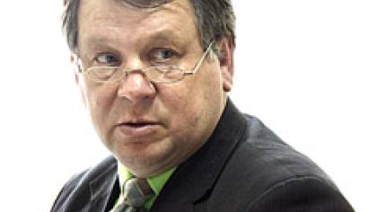 Virš direktoriaus galvos – STT