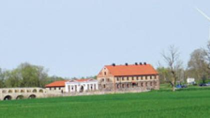 Tur­tuolių so­dy­bos ap­sups Pak­ruo­jo dva­rą