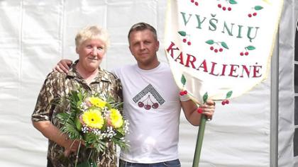 Gražiadarbė dovanojo vėliavą festivaliui