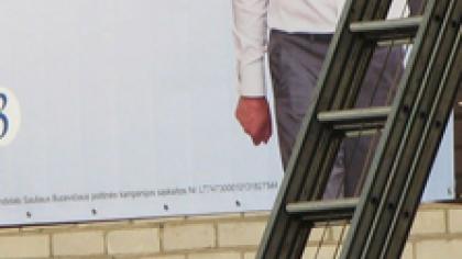 Sei­mo rin­ki­mų pir­mo­kė ir senas vil­kas 