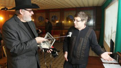 Virgis Stakėnas dovanojo eksponatų Kino muziejui