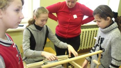 Moksleivius sukvietė tradicinė amatų mugė