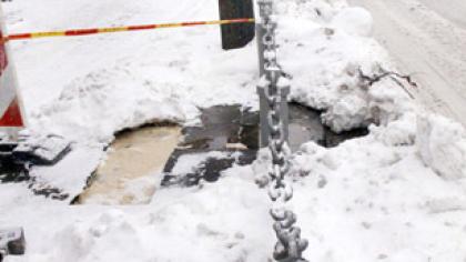 Nuo žemės virpesių trūkinėja vamzdžiai