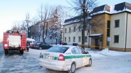 Pagrasinta susprogdinti Kelmės apylinkės teismą