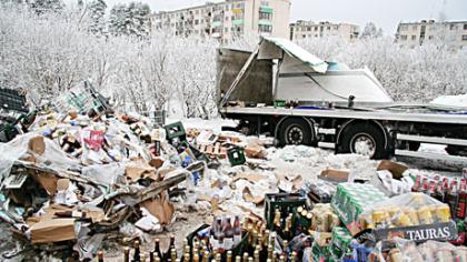 Radviliškio rajone vertėsi puspriekabė