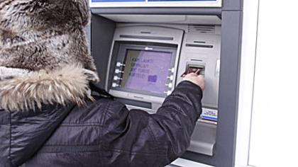 Žmonės rinkosi prie Ūkio banko