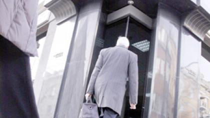 Šiaulių banko skyriai antplūdžio nesulaukė