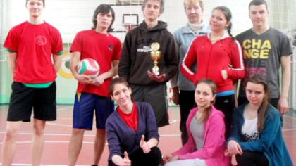 Surengė tinklinio turnyrą