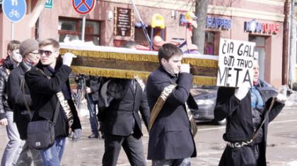 Gedulinga procesija ragino vairuoti saugiai
