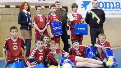 Radviliškio moksleiviai pelnė čempionų taurę