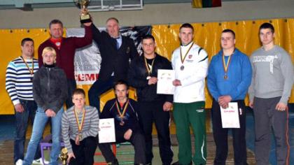 Nugalėjo Kuršėnų stipruolių komanda