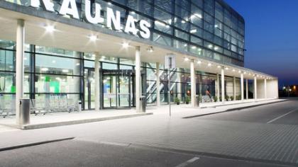 Kauno oro vartai džiugina grįžtančius į tėvynę