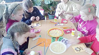 Vai­kai da­rė ma­moms do­va­nas