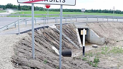 Škvalas apardė sankryžą