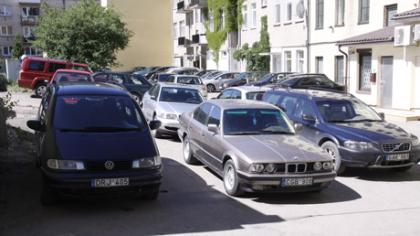 Automobilius iš kiemų varys mokesčiais