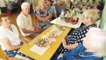 Neį­ga­lie­ji drau­ge pa­si­džiau­gė va­sa­ra
