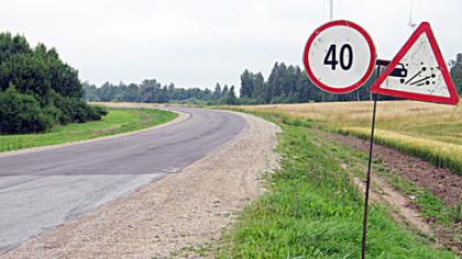 Vairuotojai žiūrėjo į ženklus, kelininkai – į dangų