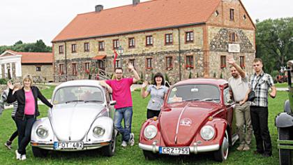 Senovinių automobilių parade – ir pakruojiečiai
