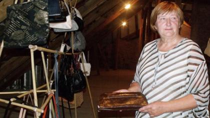 Ran­ki­nių eks­po­zi­ci­ja  –  iš pa­kruo­jie­čių na­mų