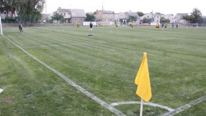 Atidarytas naujas futbolo klubo stadionas