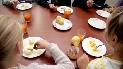 Karšti pietūs ir geriamasis vanduo – būtini