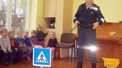 Pareigūnai lankėsi vaikų darželiuose