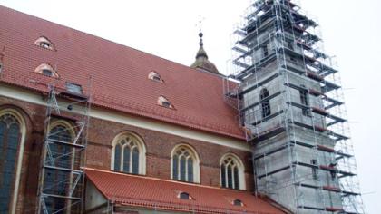 Pailgintas Tytuvėnų bažnyčios stogų sutvarkymo laikas