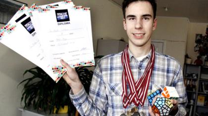 Rubiko kubo meistras susižėrė apdovanojimus