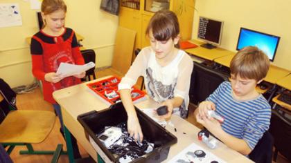Į mokyklą atkeliavo robotai