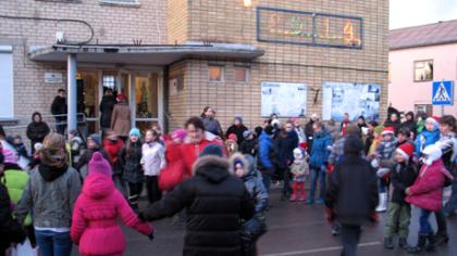 Į Linkuvą Kalėdų Senis atėjo stogais