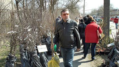 Sodininkai ieško naujovių ir vaismedžių