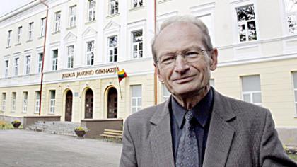 Valdžios kirtis mokyklai: atimti ir padalinti